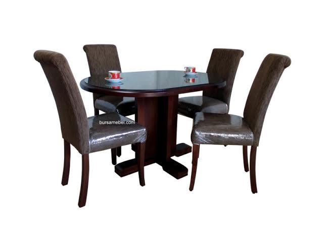 KM Tirana MM Ovale.jpg/