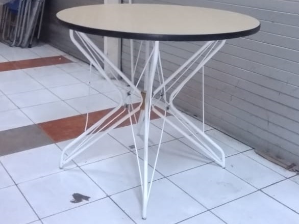 Meja Teratai D 100 R.jpg/